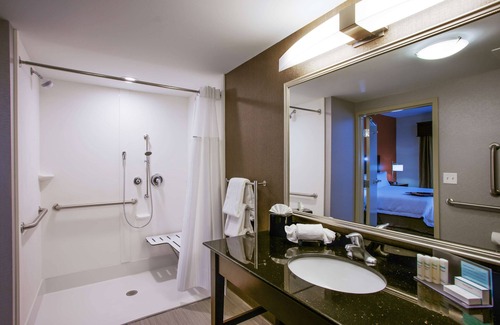 Trevose Hotel | Hampton Inn & Suites Philadelphia/Bensalem