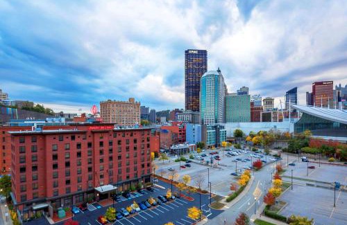 Downtown Pittsburgh Hotel | Hampton Inn & Suites Pittsburgh Downtown