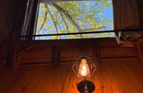 Villebon-sur-Yvette Cabin | Hanging tree house