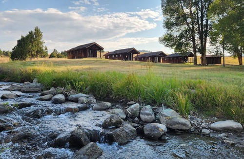 Virginia City Cabin | Hangman’s Guest Ranch - Kingfisher Cabin. Entire cabin by historic Virginia City