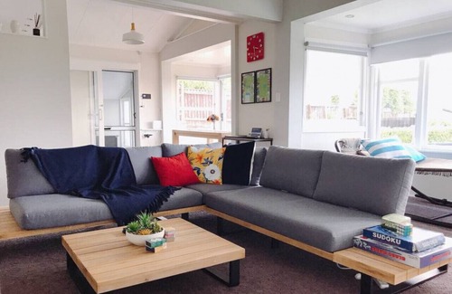 Taupo House | Hangout 22 - Great location with linen and Wi-Fi