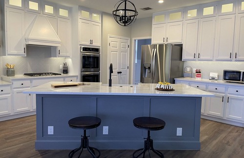 Pflugerville House | Hangout with Pool, Game Room and 7 Bedrooms