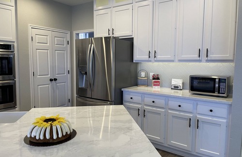 Pflugerville House | Hangout with Pool, Game Room and 7 Bedrooms