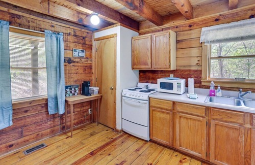 Taswell Cabin | Hansel & Gretel Cabin at White Oaks Cabins