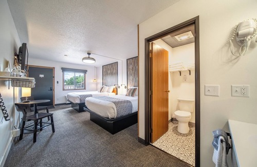 Pinnacles Entrance Badlands Hotel | Hansen Inn & Cabins, Room, Double Queen, Ground Floor, No Pets, No Smoking
