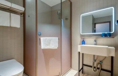 Haidian Hotel | Hanting Express Sihai Bridge Summer Palace Branch