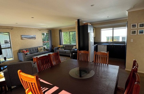 Kuratau House | Happiness at the Lake, Kuratau