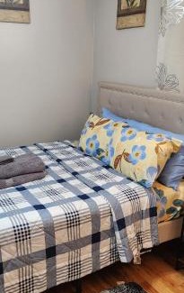 Lower Vailsburg House | Happiness queen room 3