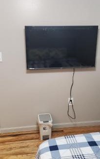 Lower Vailsburg House | Happiness queen room 3