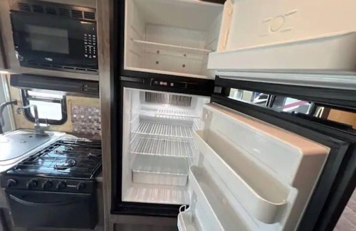 Enterprise House | Happy Camper