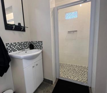 Hilton House | Happy Hilton guest house