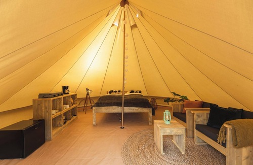 Zuna Resort | Happy in the meadow tent with private sanitary facilities | 2 pers.