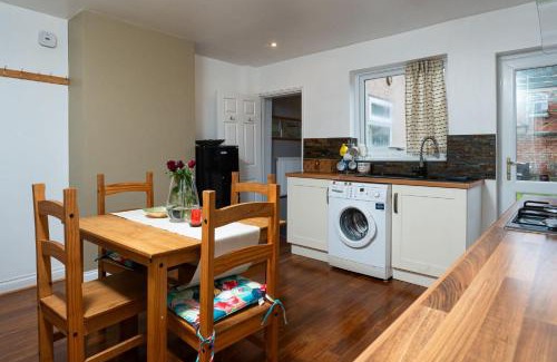 Worcester Apartment | Happy Land Home