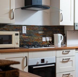Worcester Apartment | Happy Land Home
