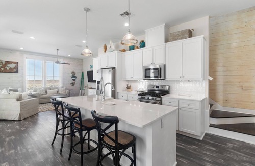 Cinnamon Shore Cottage | Happy Ours 125 FI