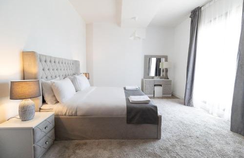 Dubai Marina Apartment | Happy Season - Large Terrace- Panoramic View - 2BR JBR Pool Beach