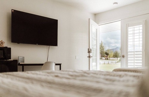 Coffeyville Bed & Breakfast | Happy Trails West