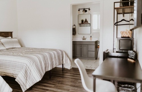 Coffeyville Bed & Breakfast | Happy Trails West