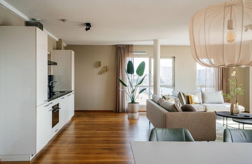 Vissershaven Apartment | Harbor Breeze: Modern Stay