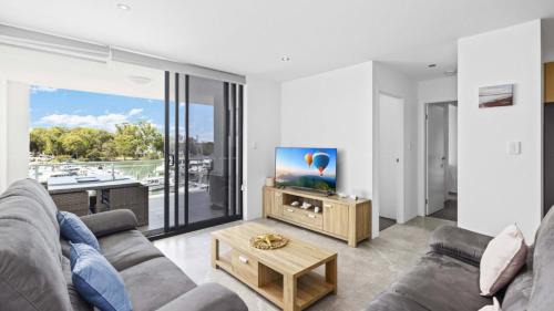 Sandstone Point House | Harbor Haven Retreat