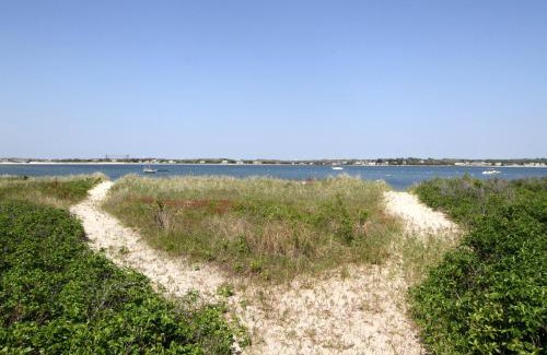 Bourne House | Harbor Point Cottage