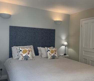 Clifton Apartment | Harbour House Bristol Entire townhouse with harbour views, sleeps up to 7 people