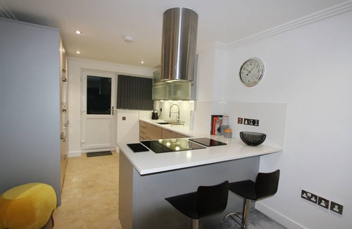 Poole House | Harbour View contemporary townhouse with spectacular sea views