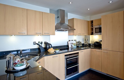 Torquay City Centre Apartment | Harbour View, Luxury 5 star Apartment, Stunning Views, Location Free Parking