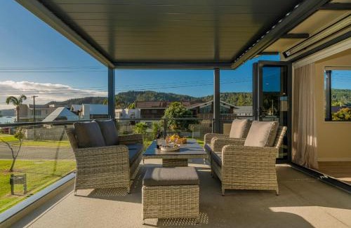 Whangamata House | Harbour View - Whangamata Holiday Home