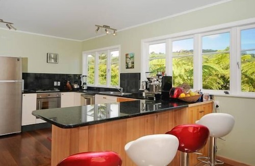 Omapere House | Harbour views OMAPERE MAGIC Spacious 3 bedroom 2 bathroom