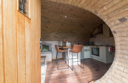 Rhayader Apartment | Hare's View Underground House