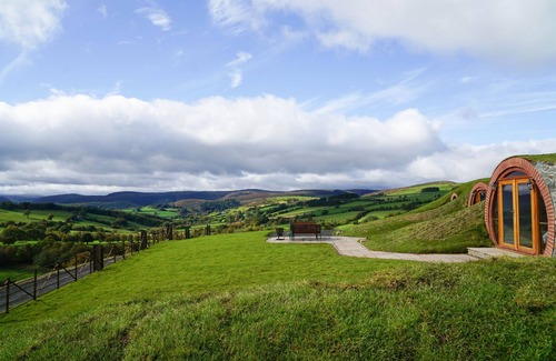 Rhayader Apartment | Hare's View Underground House