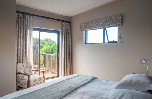 Nahoon Bed & Breakfast | Harewood Lodge