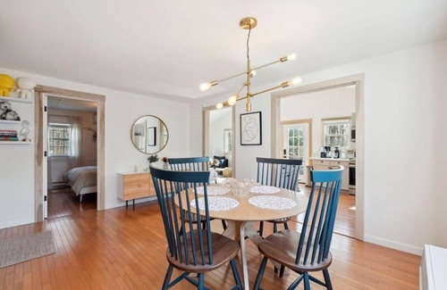 Hampton House | Harley's House | Minutes to Beach | Outdoor Shower