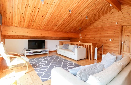 Hopton Cottage | HARMONY HOUSE, family friendly, with pool in Belton, Norfolk