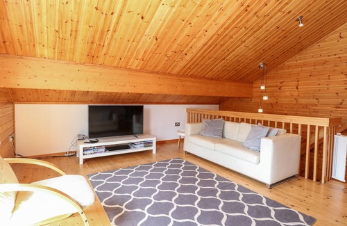 Hopton Cottage | HARMONY HOUSE, family friendly, with pool in Belton, Norfolk