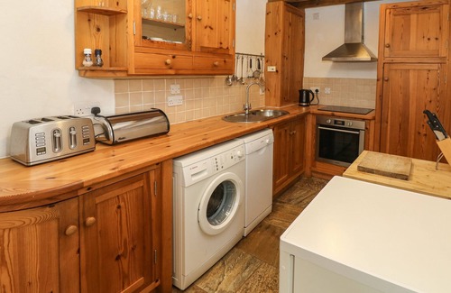Goodwick Cottage | HARMONY, pet friendly, with a garden in Goodwick
