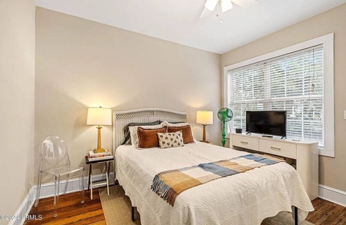 Northwest Quadrant House | Harrington House- Short Walk to Downtown