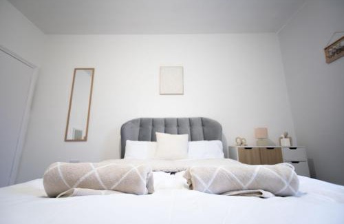 Carlisle House | Harrison Hideaway