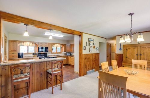 Hart House | Hart Haven w/Cozy Fireplace, Deck & Grill!
