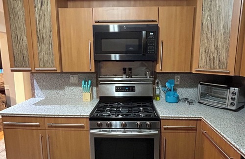 Cambridgeport Apartment | Harvard, B.U. M.I.T. Fenway Park convenient comfortable & spacious 3BR apartment