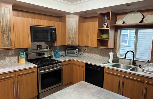 Cambridgeport Apartment | Harvard, B.U. M.I.T. Fenway Park convenient comfortable & spacious 3BR apartment