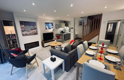 London Borough of Ealing House | Hathaway Gardens, West Ealing, London