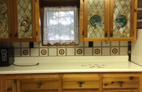 Deka Lake House | Hathaway House on the shores of Hathaway Lake, BC