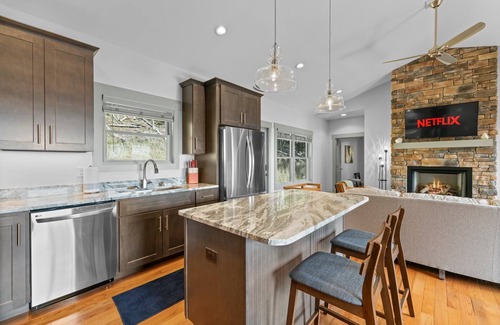 Wolf Laurel House | Hatley Pointe and Wolf Laurel Resorts - Dine, Hike, Swim, Ski, Air Conditioning