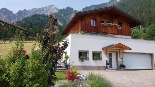 Dalaas Apartment | Haus Adrian