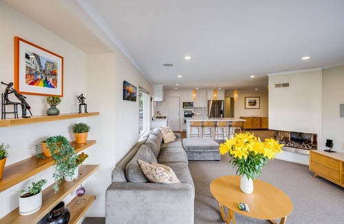 Havelock North House | Havelock Heights - Havelock North Holiday Home