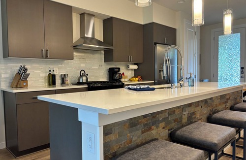 White Center House | Haven at Greenbridge: Near SEA Airport & Downtown Seattle