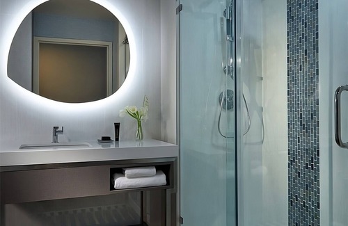 East Daytona Hotel | Haven of Indulgent Relaxation! 3 Convenient Units w/City View, Outdoor Pool