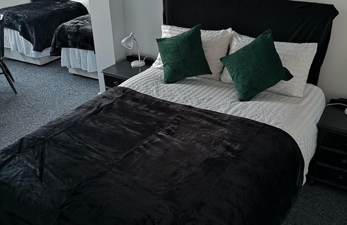 Pettits House | Havering Hotel